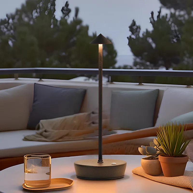 He613faa17e4647c5a3b779eaa76aa41br.webp Modern Portable Cordless Restaurant Table Lamp Rechargeable with Battery Power Home Decor Luxury Metal Table Lamp - Image 1